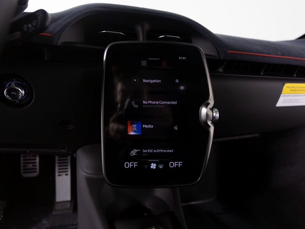 Used 2023 McLaren Artura image 15