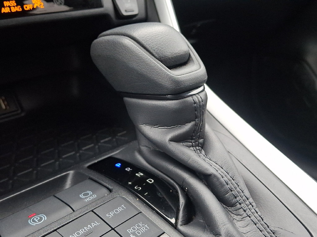 Certified 2025 Toyota RAV4 XLE AWD/4WD image 14