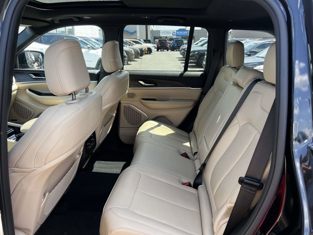 Used 2023 Jeep Grand Cherokee 4WD 4xe image 8