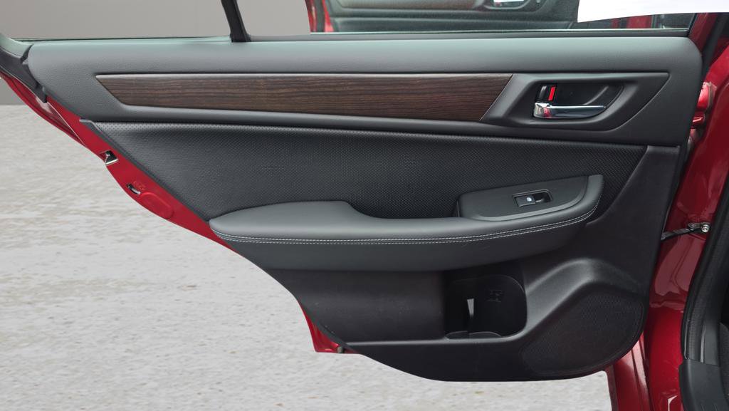 Used 2016 Subaru Legacy 3.6R Limited image 13