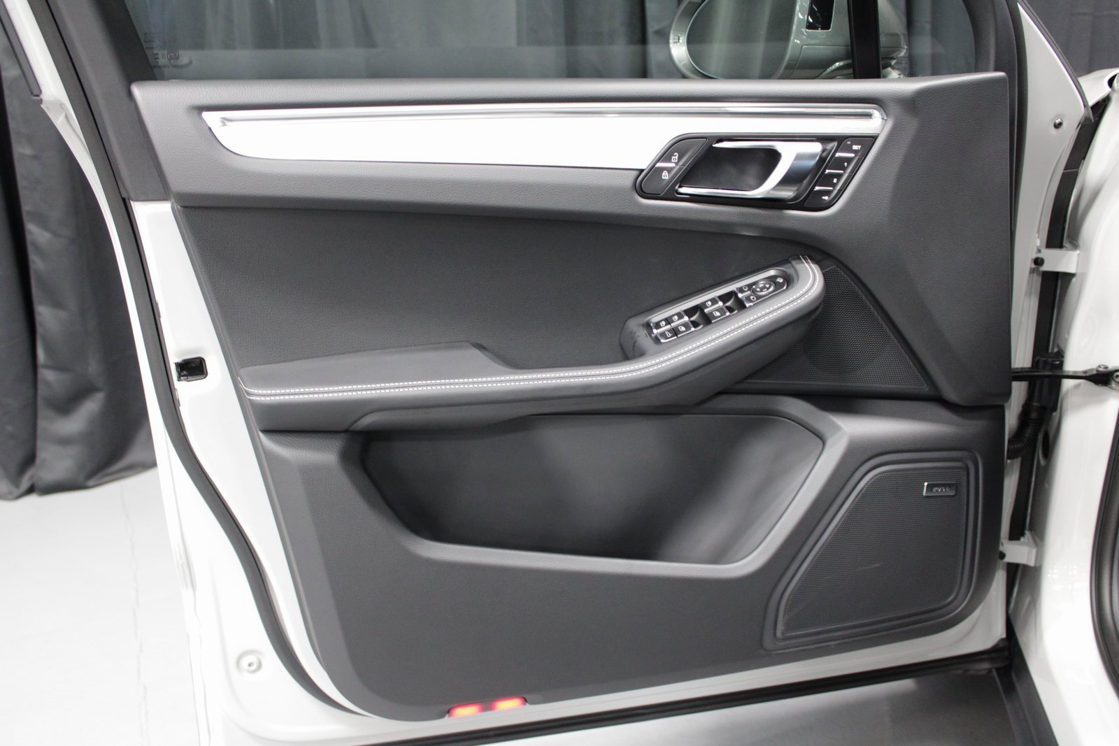 New 2026 Porsche Macan Turbo image 24