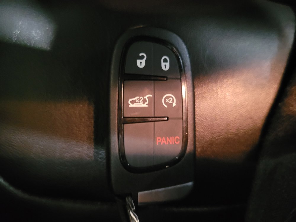 Used 2019 Jeep Cherokee Latitude Plus AWD/4WD image 32