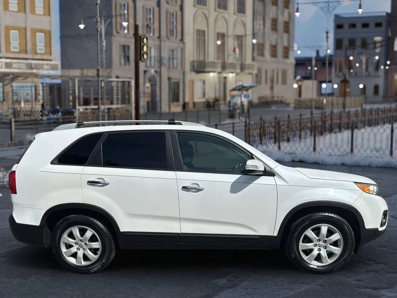 Used 2013 Kia Sorento LX w/ Convenience Pkg image 4