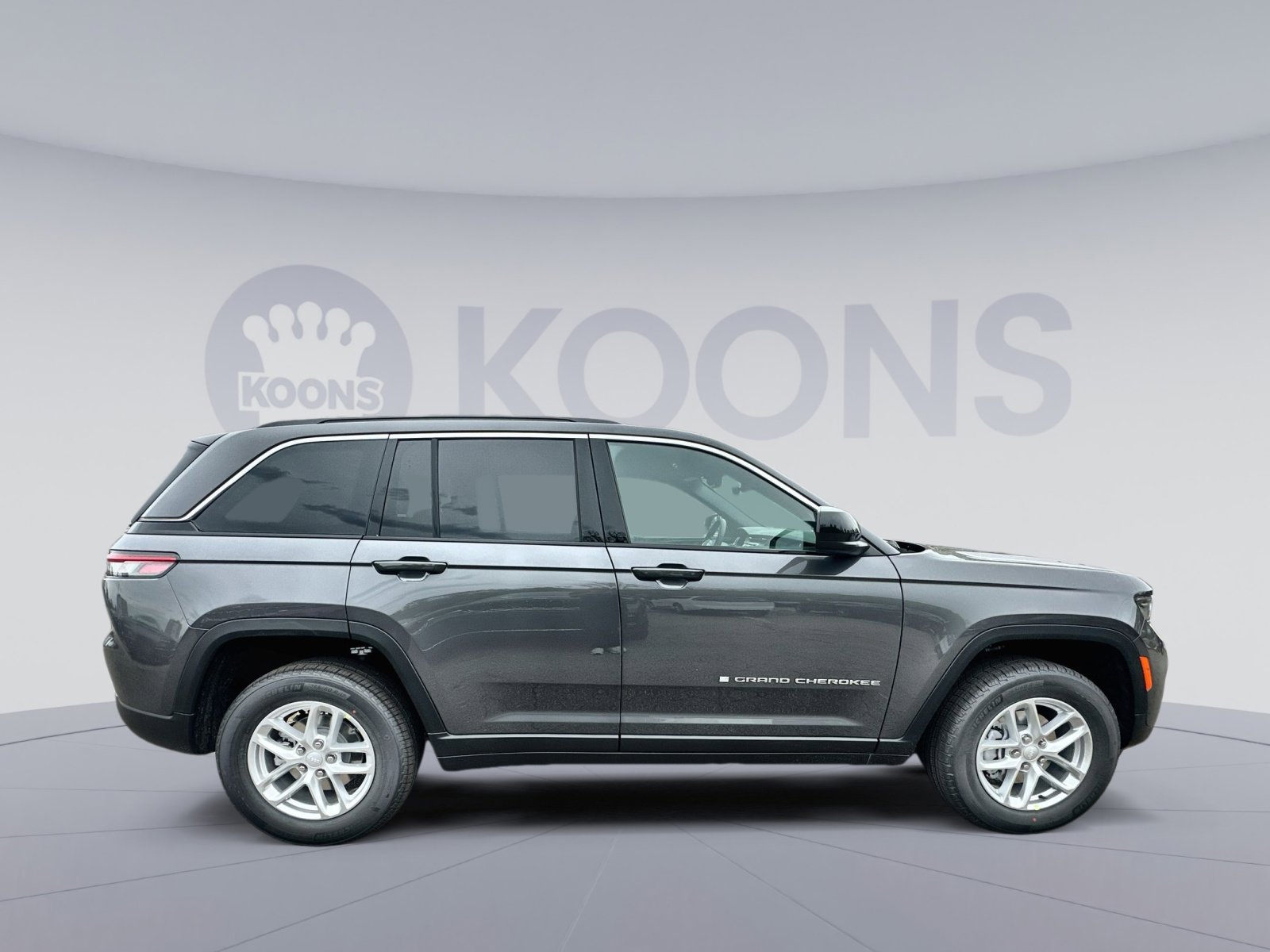 New 2025 Jeep Grand Cherokee Laredo X w/ Luxury Tech Group I image 8