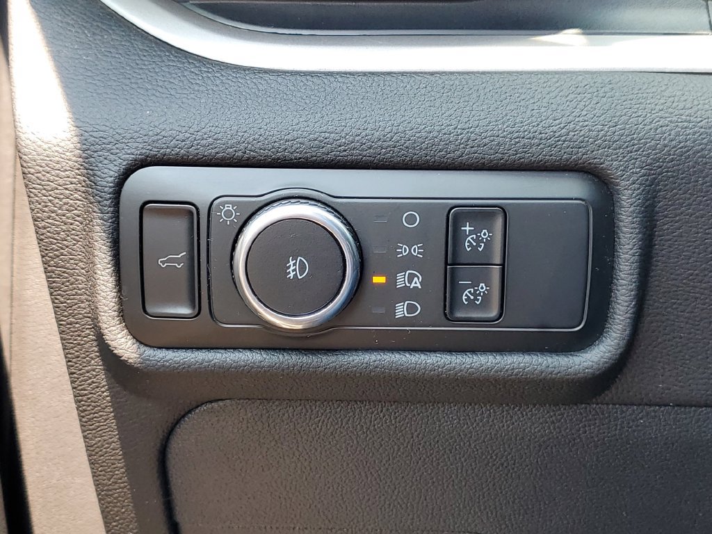 Certified 2024 Ford Explorer XLT w/ Equipment Group 202A AWD/4WD image 23