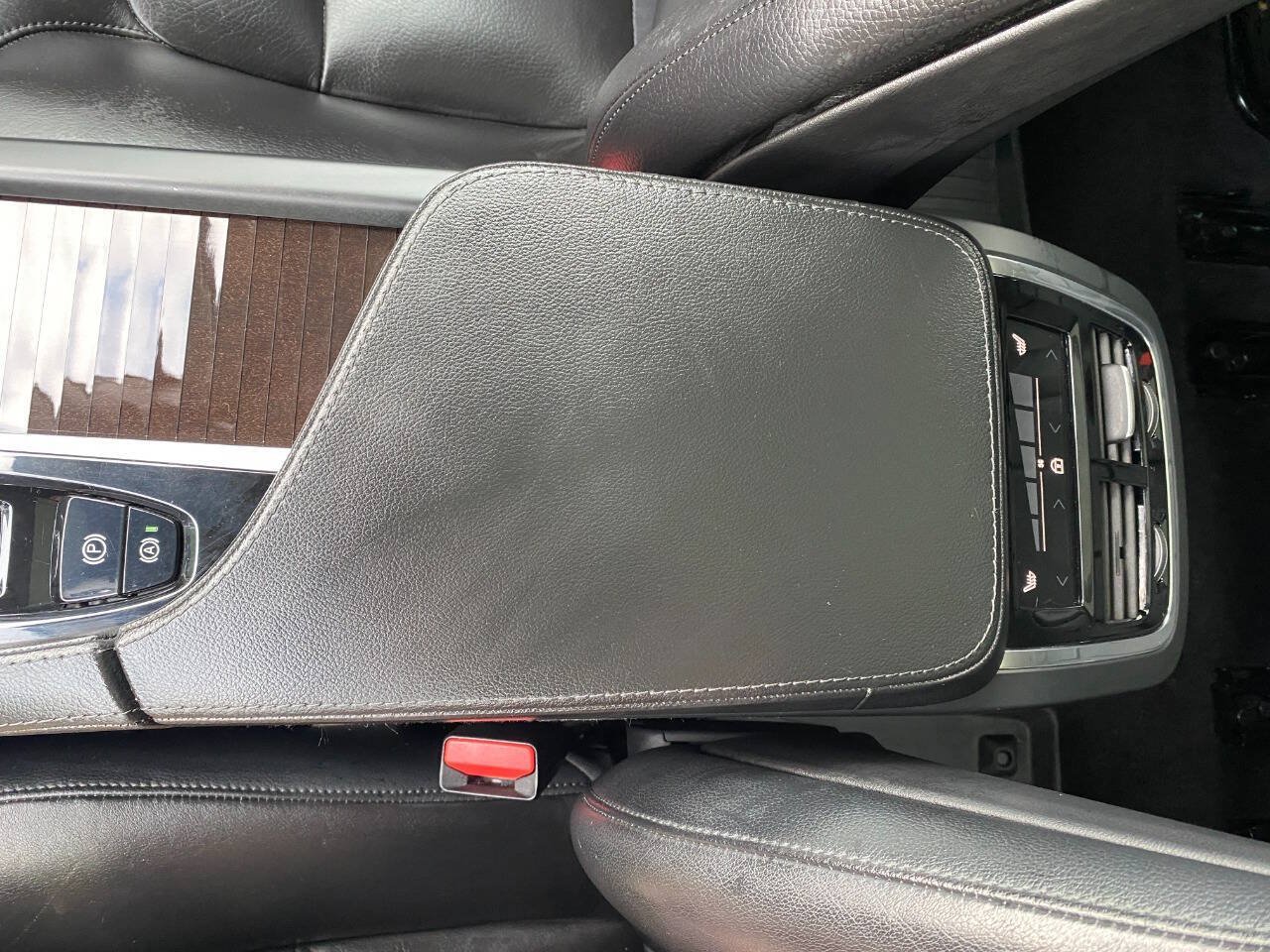Used 2019 Volvo XC90 T5 Momentum w/ Protection Package Premier AWD/4WD image 18