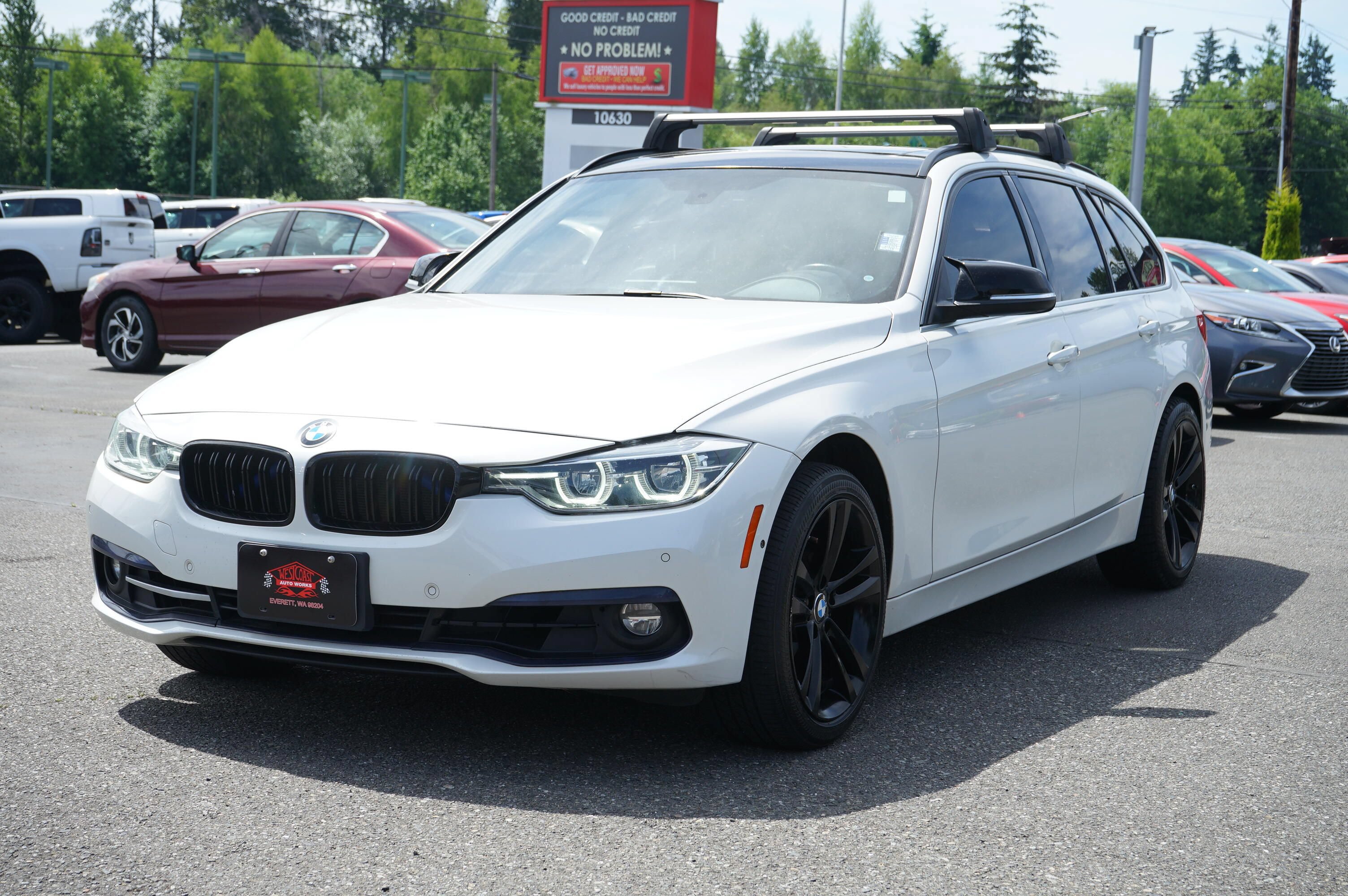 Used 2017 BMW 330i xDrive Wagon AWD/4WD image 1