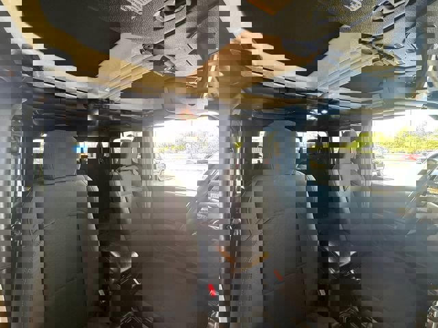 Used 2023 Jeep Gladiator Willys image 25