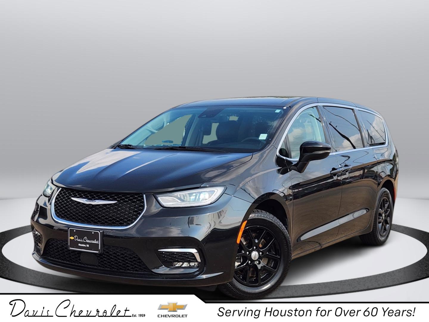 Used 2023 Chrysler Pacifica Touring-L
