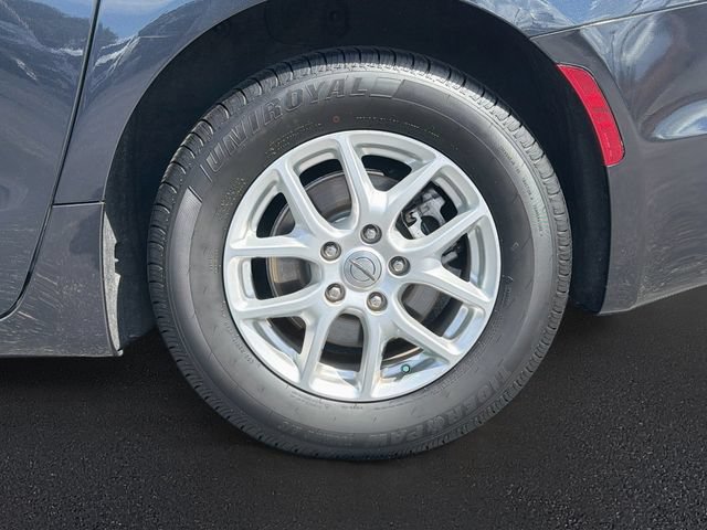 Used 2021 Chrysler Pacifica Touring-L FWD image 31