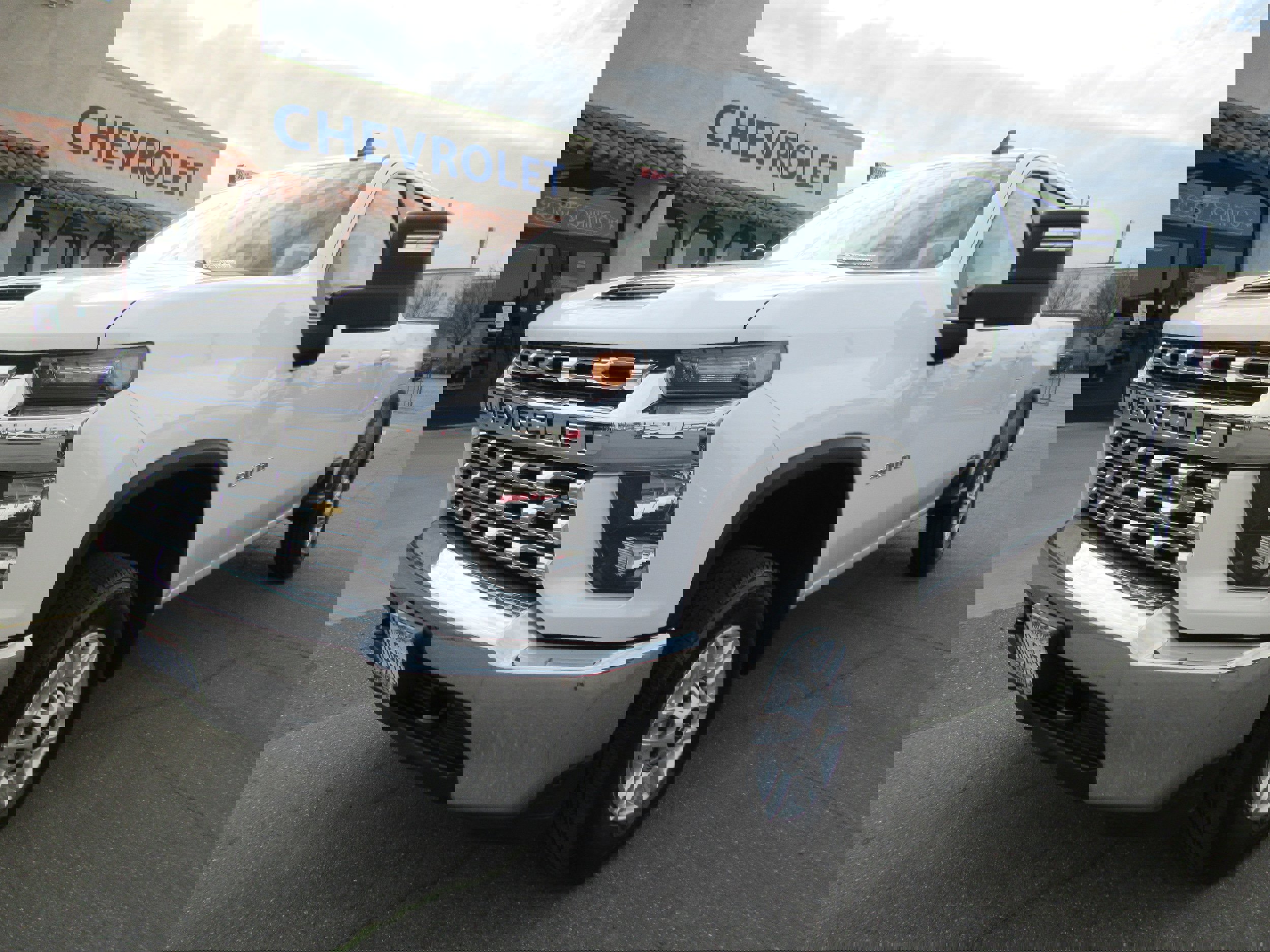 Used 2023 Chevrolet Silverado 2500 LT image 1