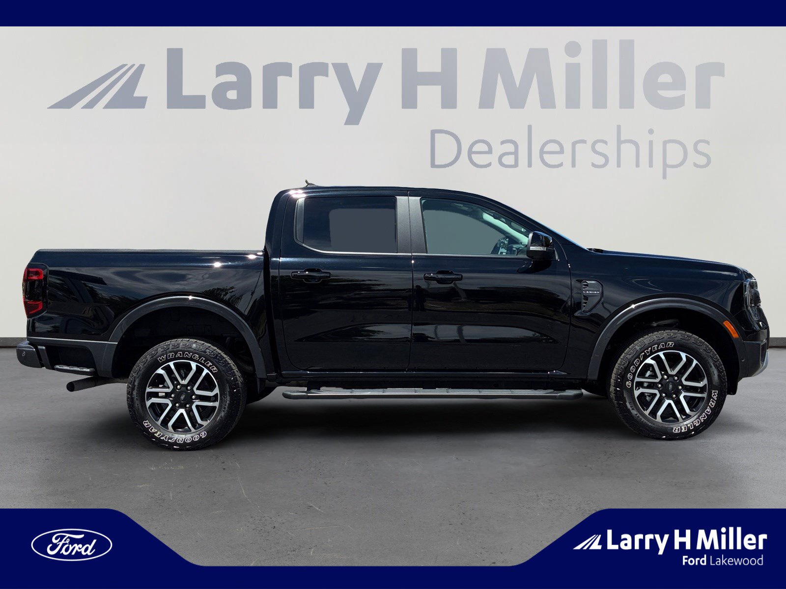 Used 2024 Ford Ranger Lariat w/ FX4 Off-Road Package AWD/4WD image 6