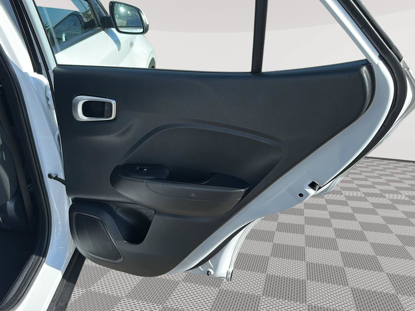 Certified 2023 Hyundai Venue SEL FWD image 25