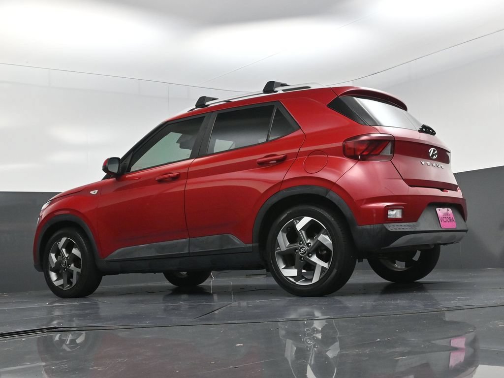 Used 2022 Hyundai Venue Limited FWD image 21