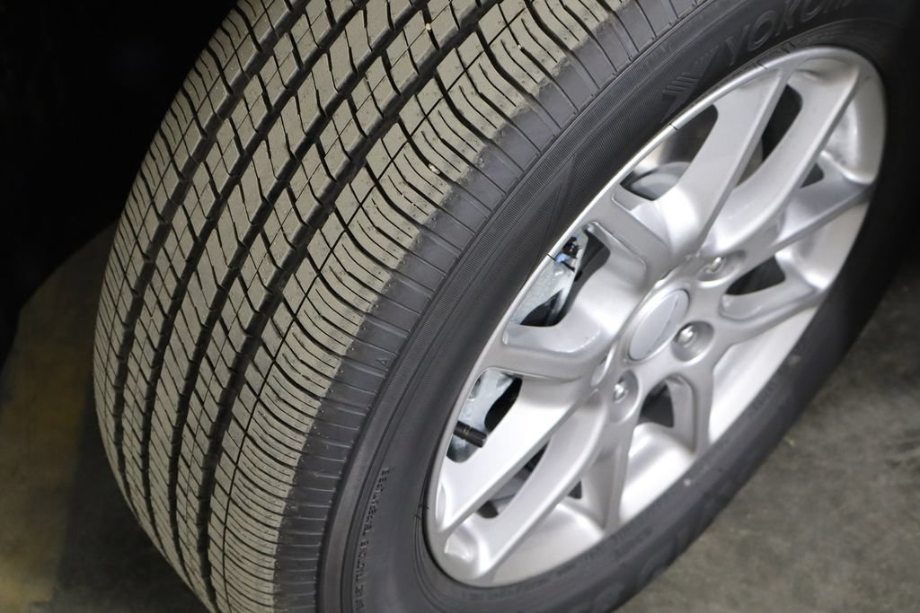 New 2027 Chrysler Pacifica Select FWD image 40