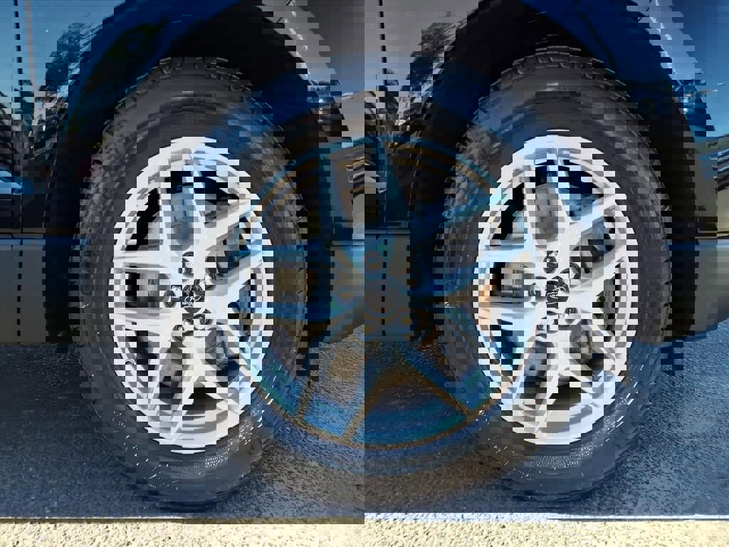 Certified 2024 Ford Edge SE image 9