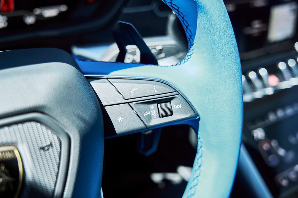 Used 2024 Lamborghini Urus S image 61