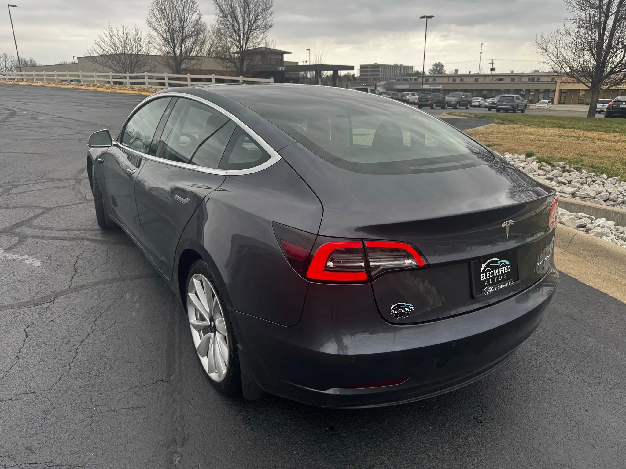 Used 2018 Tesla Model 3 Long Range image 2