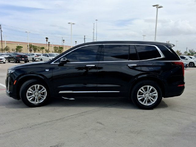 Used 2024 Cadillac XT6 Luxury FWD image 2