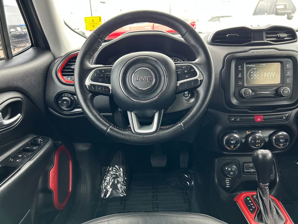 Used 2015 Jeep Renegade Trailhawk w/ Premium Leather Group image 9
