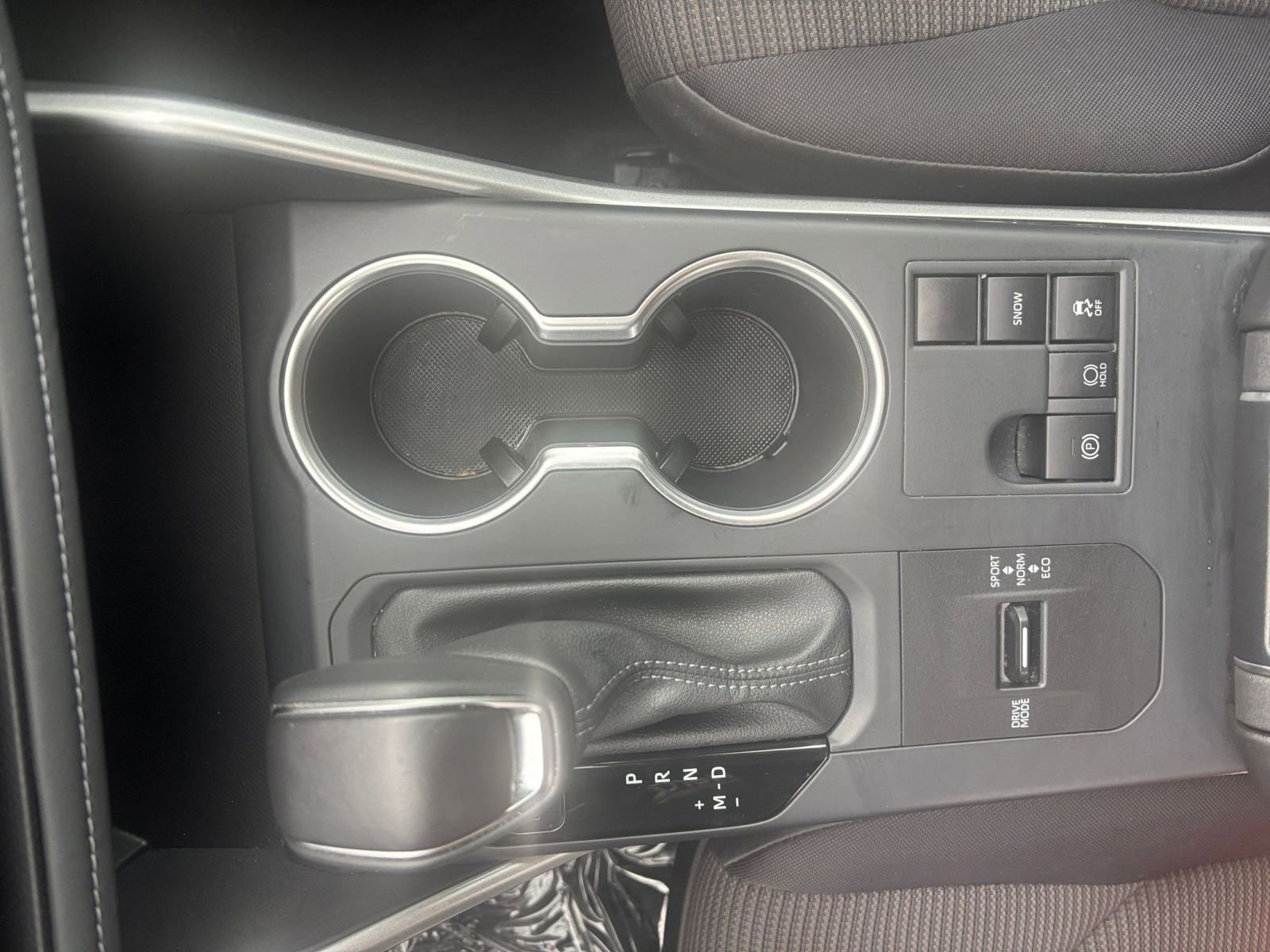 Used 2025 Toyota Highlander LE FWD image 45