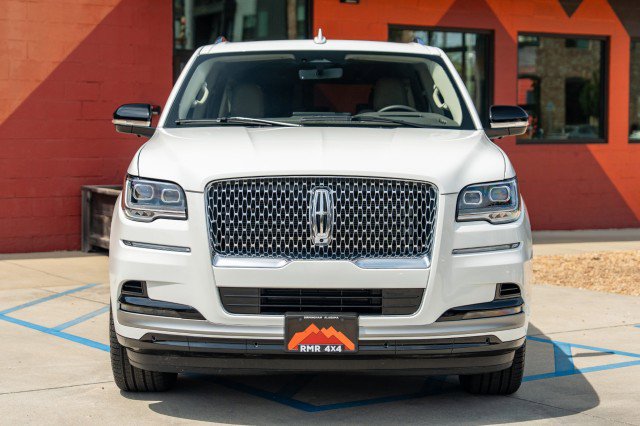 Used 2024 Lincoln Navigator L Reserve image 2
