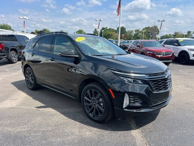 Used 2024 Chevrolet Equinox RS FWD image 3
