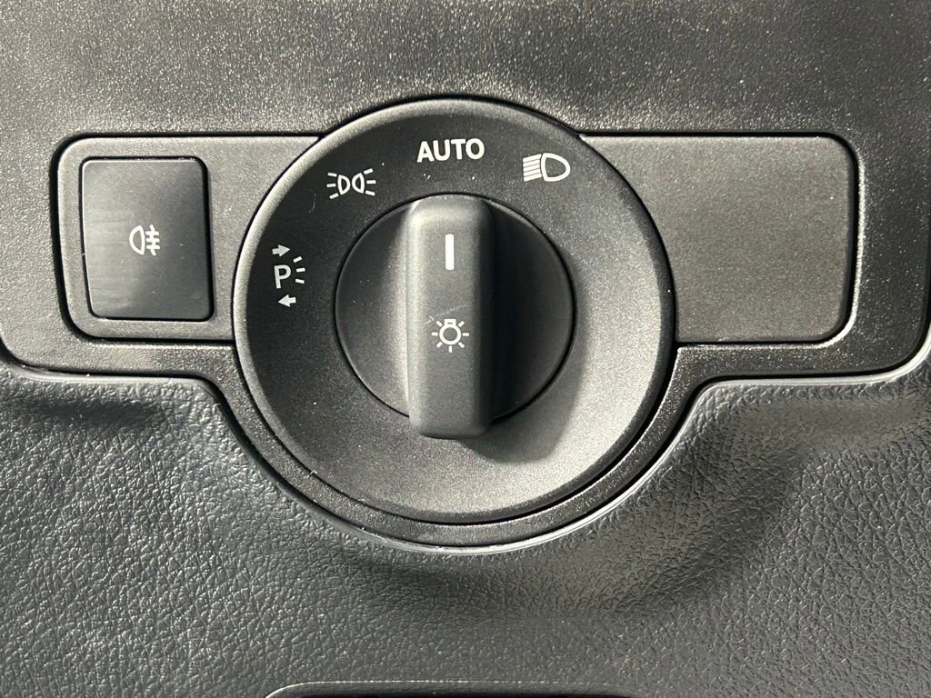 Used 2022 Mercedes-Benz Metris image 24