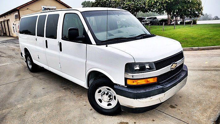 Used 2018 Chevrolet Express 3500 LT w/ LT Preferred Equipment Group RWD image 4