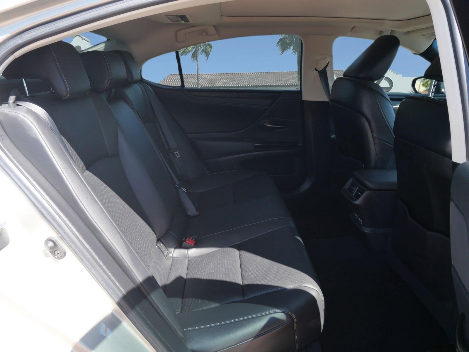 Used 2023 Lexus ES 350 w/ Premium Package image 11