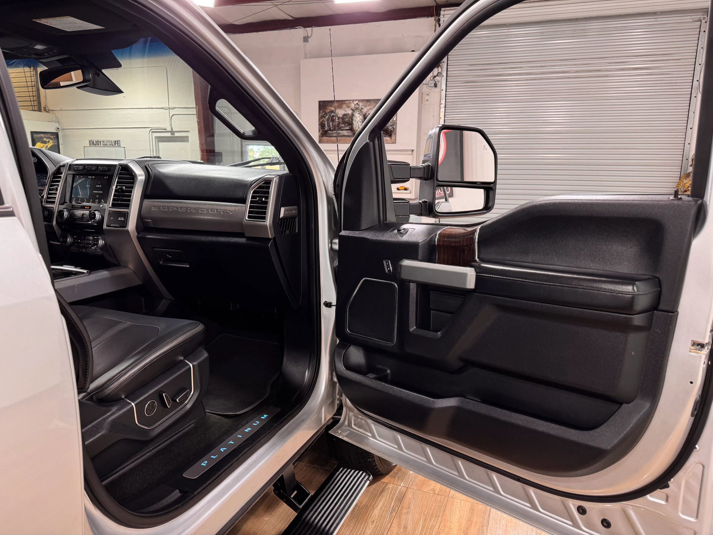 Used 2017 Ford F250 Platinum w/ Platinum Ultimate Package image 19