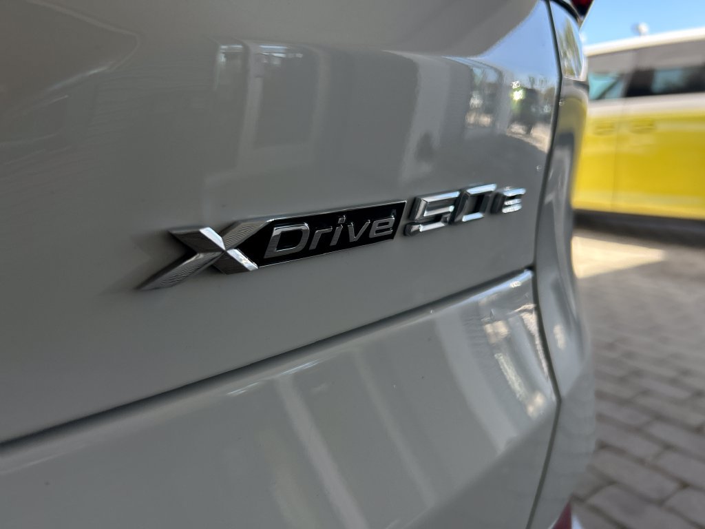Used 2025 BMW X5 xDrive50e AWD/4WD image 49