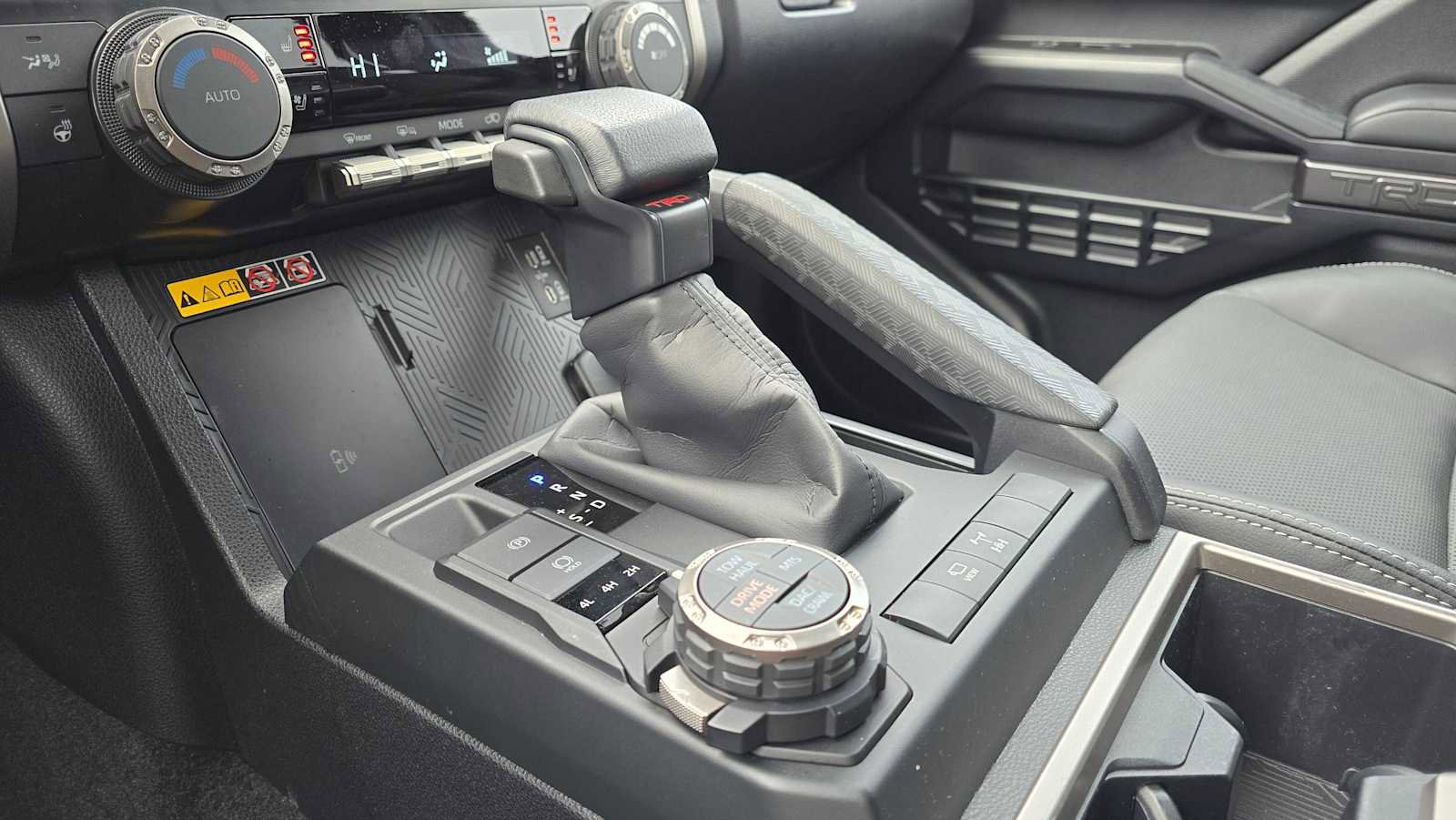 Certified 2025 Toyota 4Runner TRD Off-Road Premium image 32