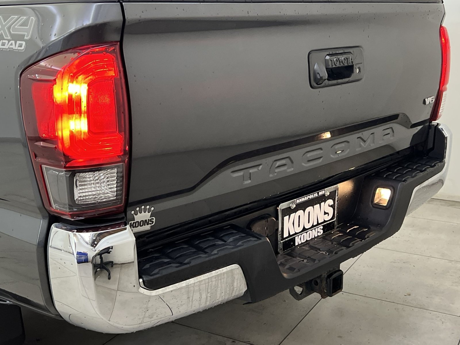 Used 2019 Toyota Tacoma TRD Off-Road AWD/4WD image 29