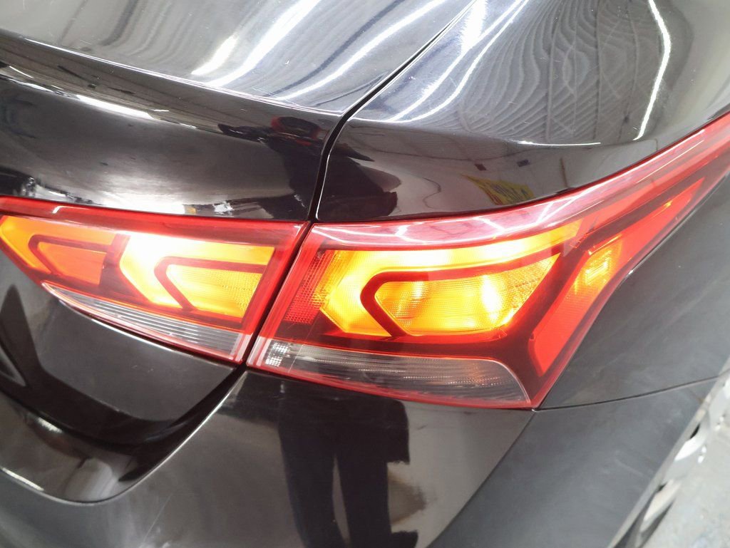 Used 2021 Hyundai Accent SE image 28