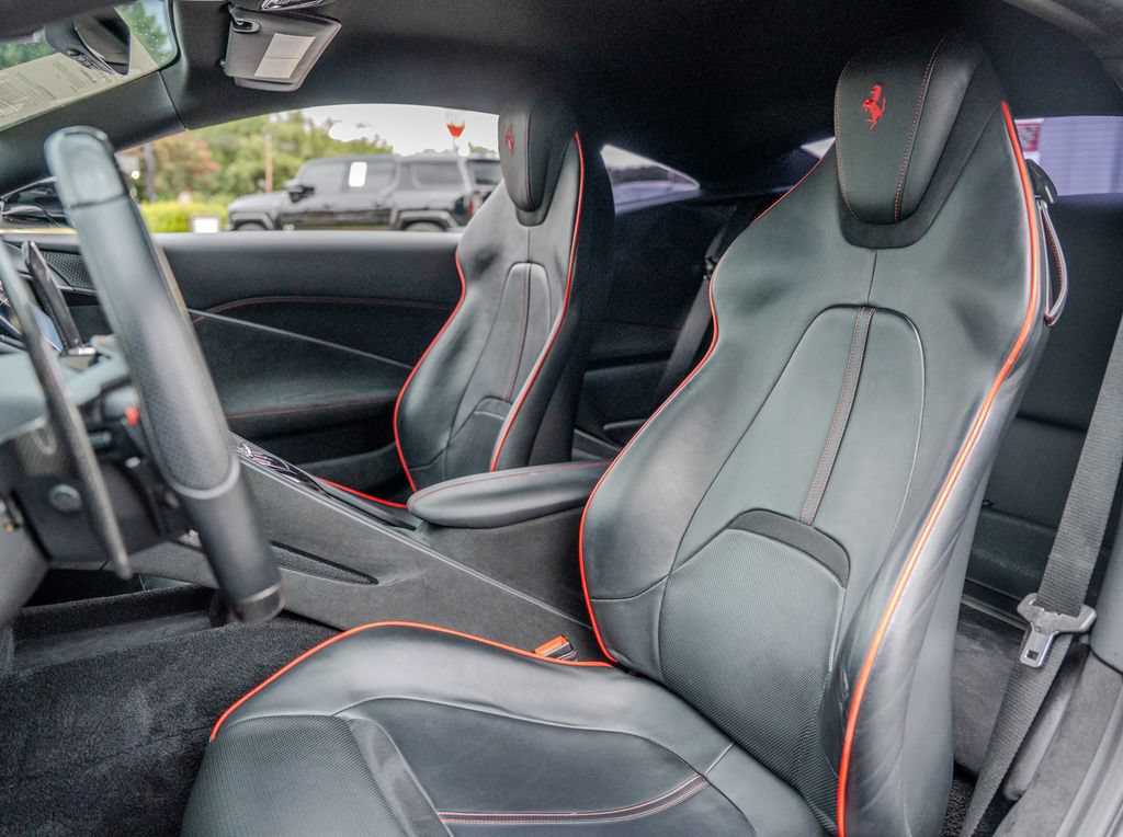 Used 2022 Ferrari Roma RWD image 20