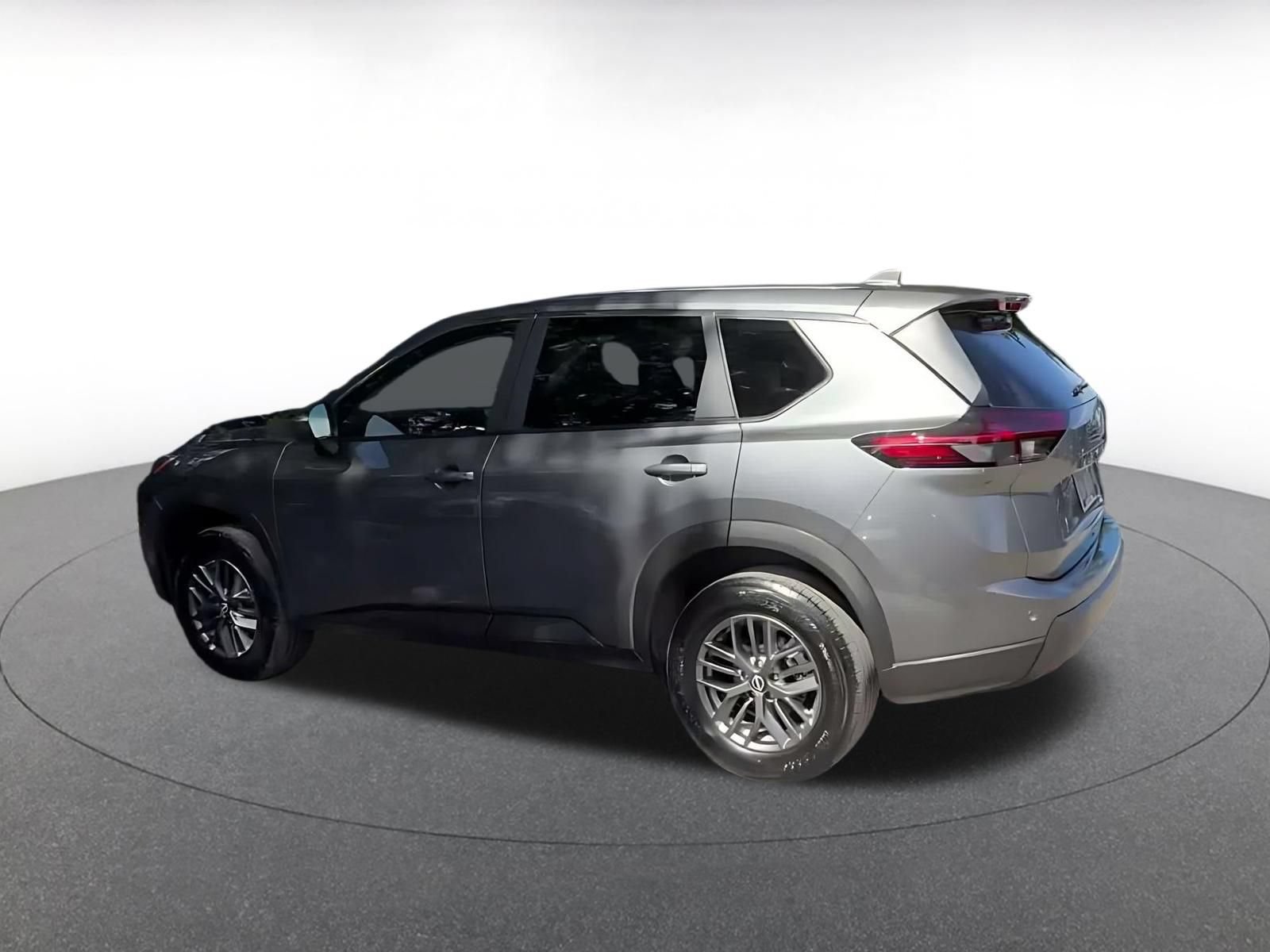 Used 2026 Nissan Rogue SV AWD/4WD image 9