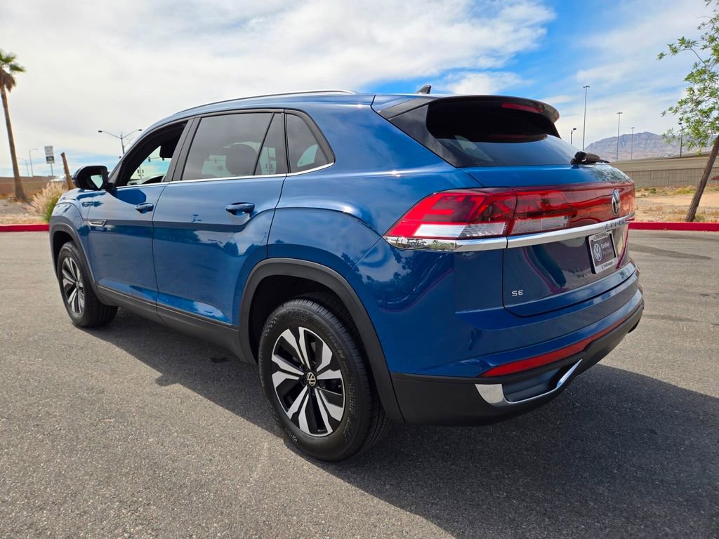 Certified 2025 Volkswagen Atlas Cross Sport SE FWD image 5