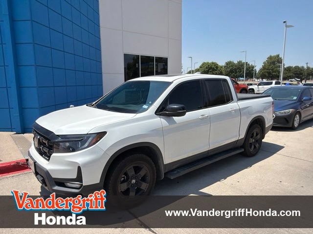 Used 2025 Honda Ridgeline Black Edition image 1