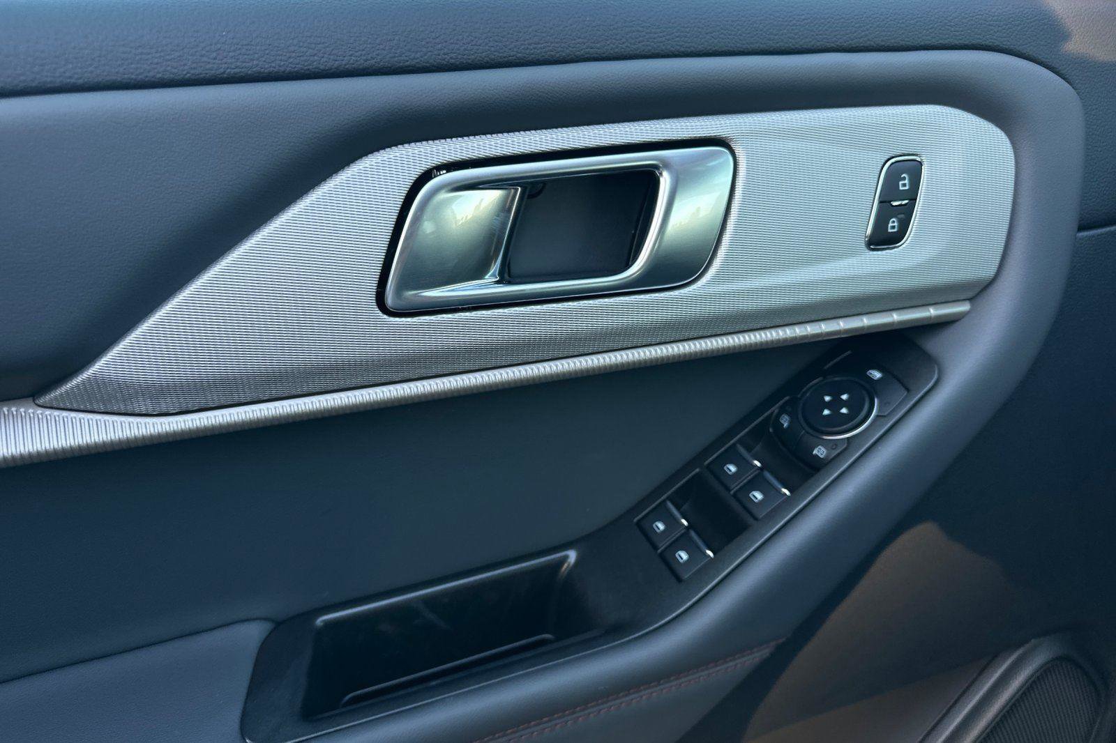 New 2026 Ford Explorer Active image 8