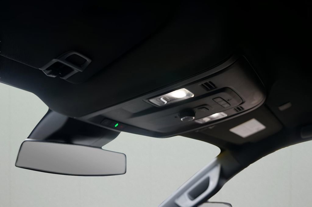 Used 2023 GMC Yukon SLT image 24