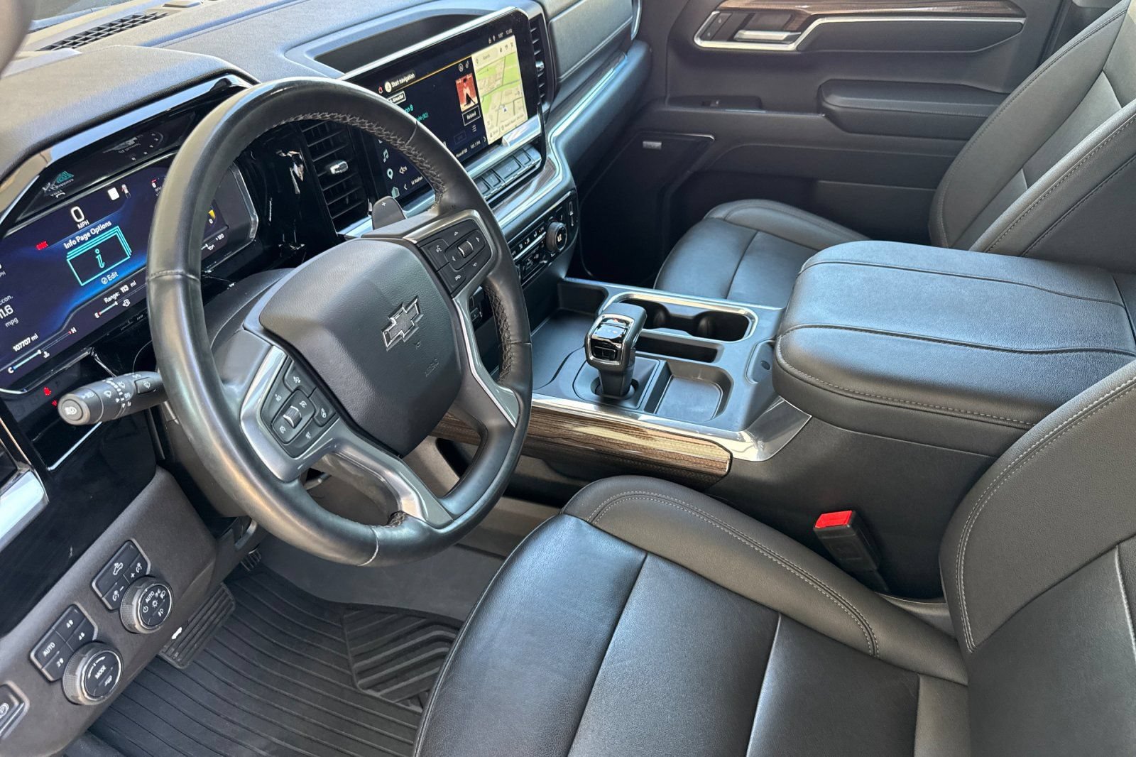 Used 2023 Chevrolet Silverado 1500 RST AWD/4WD image 9