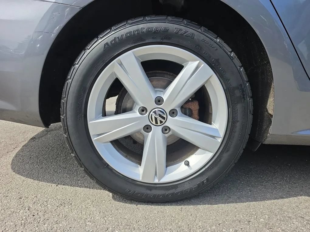Used 2012 Volkswagen Passat 2.5 SE FWD image 12