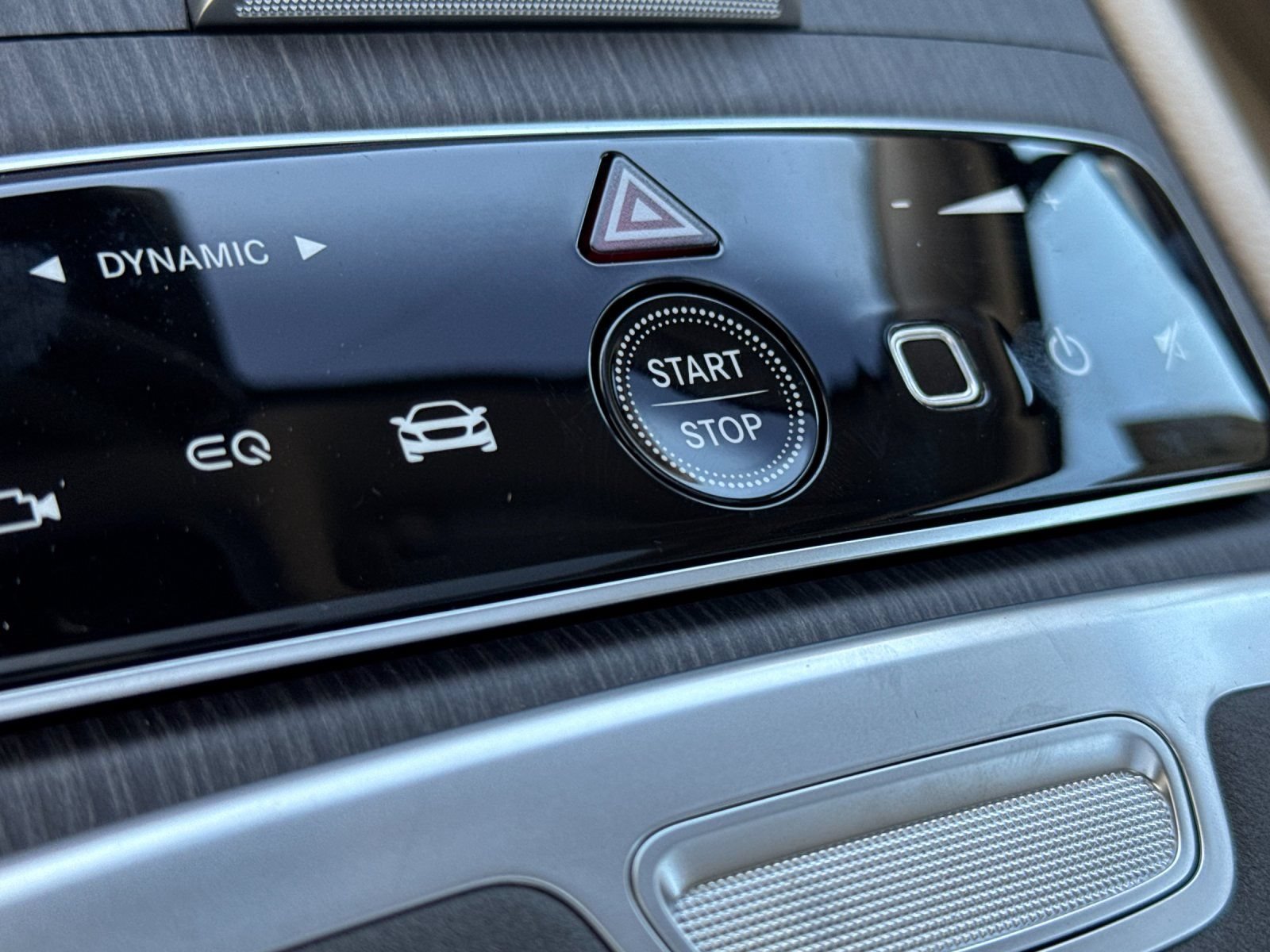 New 2026 Mercedes-Benz EQS 400 4MATIC SUV image 22