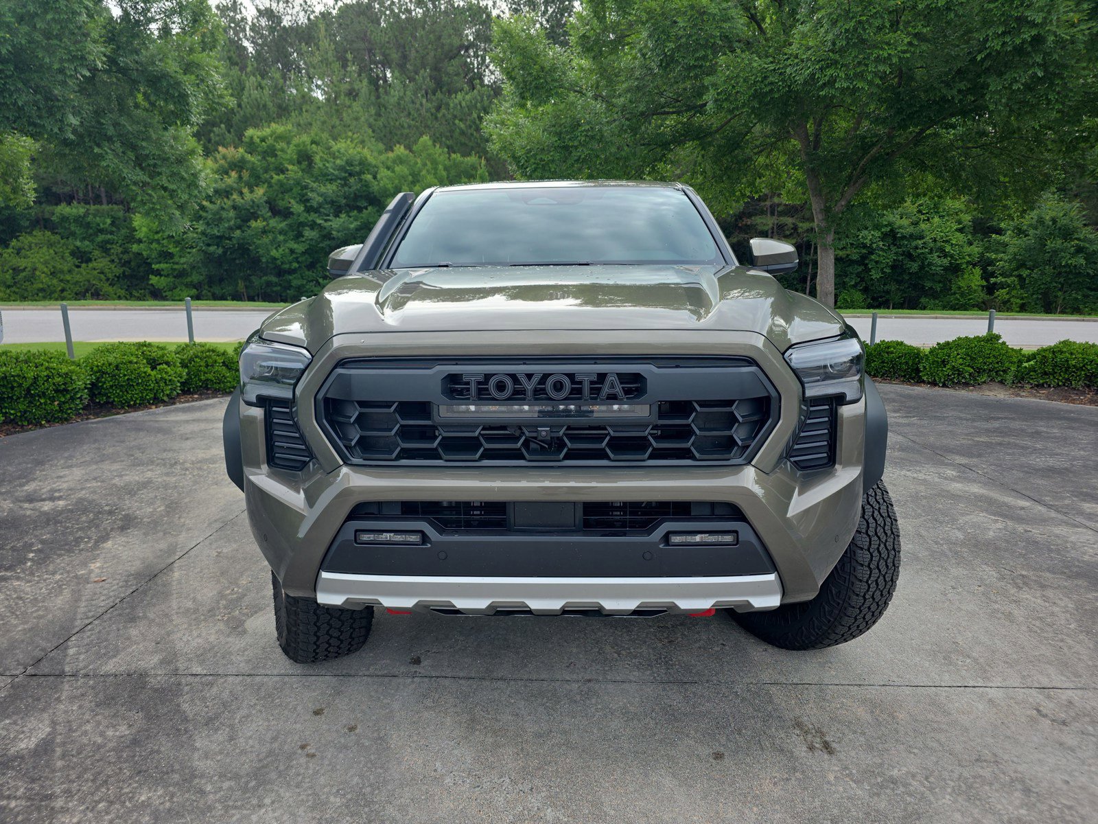 Used 2025 Toyota Tacoma 4x4 Double Cab Hybrid w/ Tow Tech Package image 12