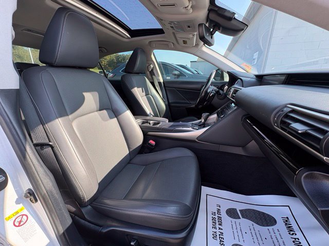 Used 2018 Lexus IS 300 w/ Comfort Package RWD image 32