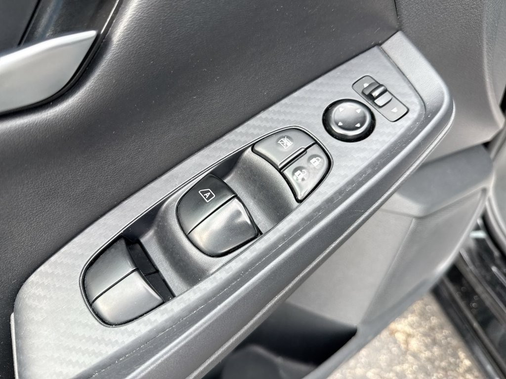 Used 2024 Nissan Sentra SV FWD image 13