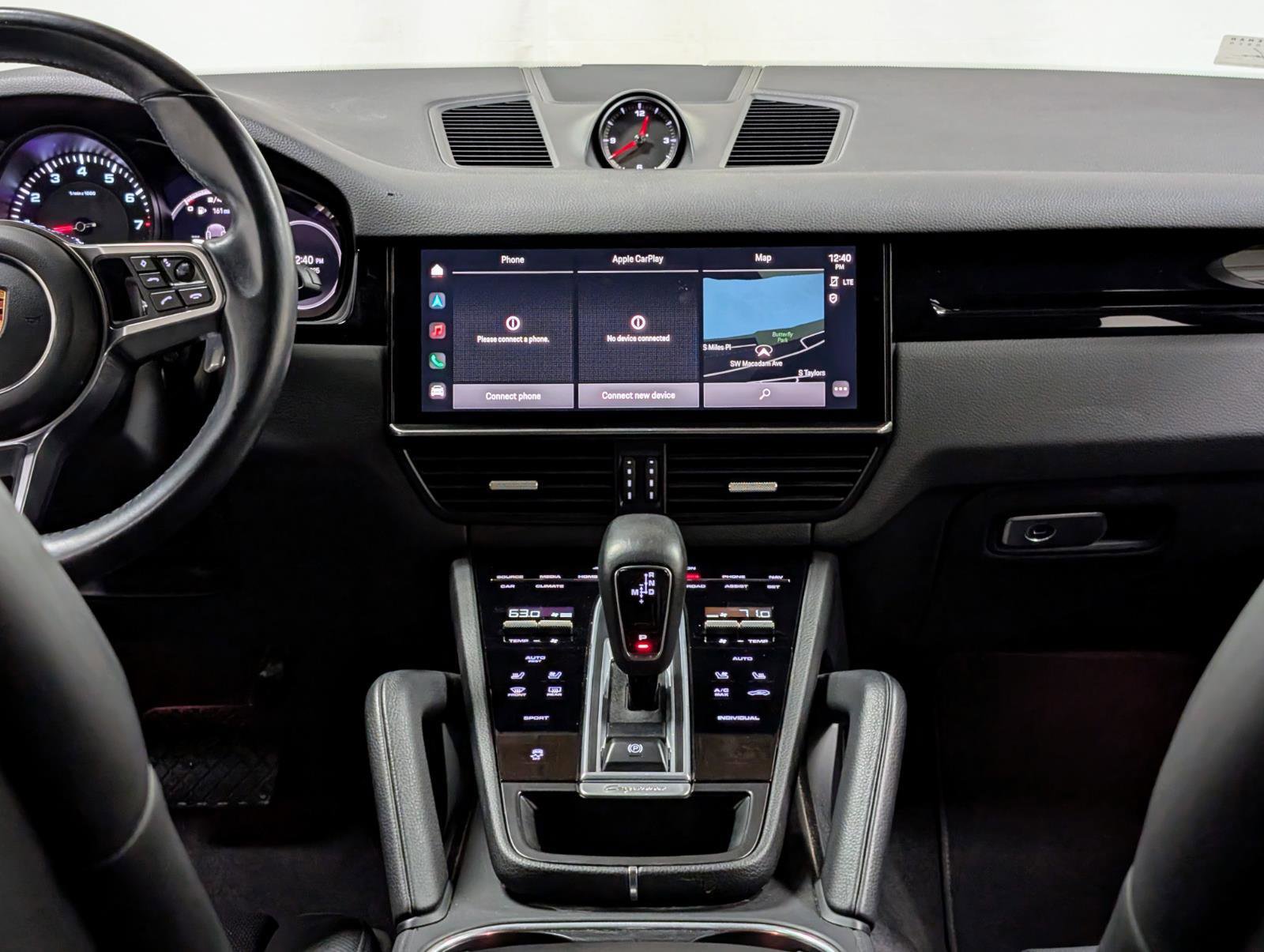 Used 2022 Porsche Cayenne Platinum Edition w/ Premium Package image 25