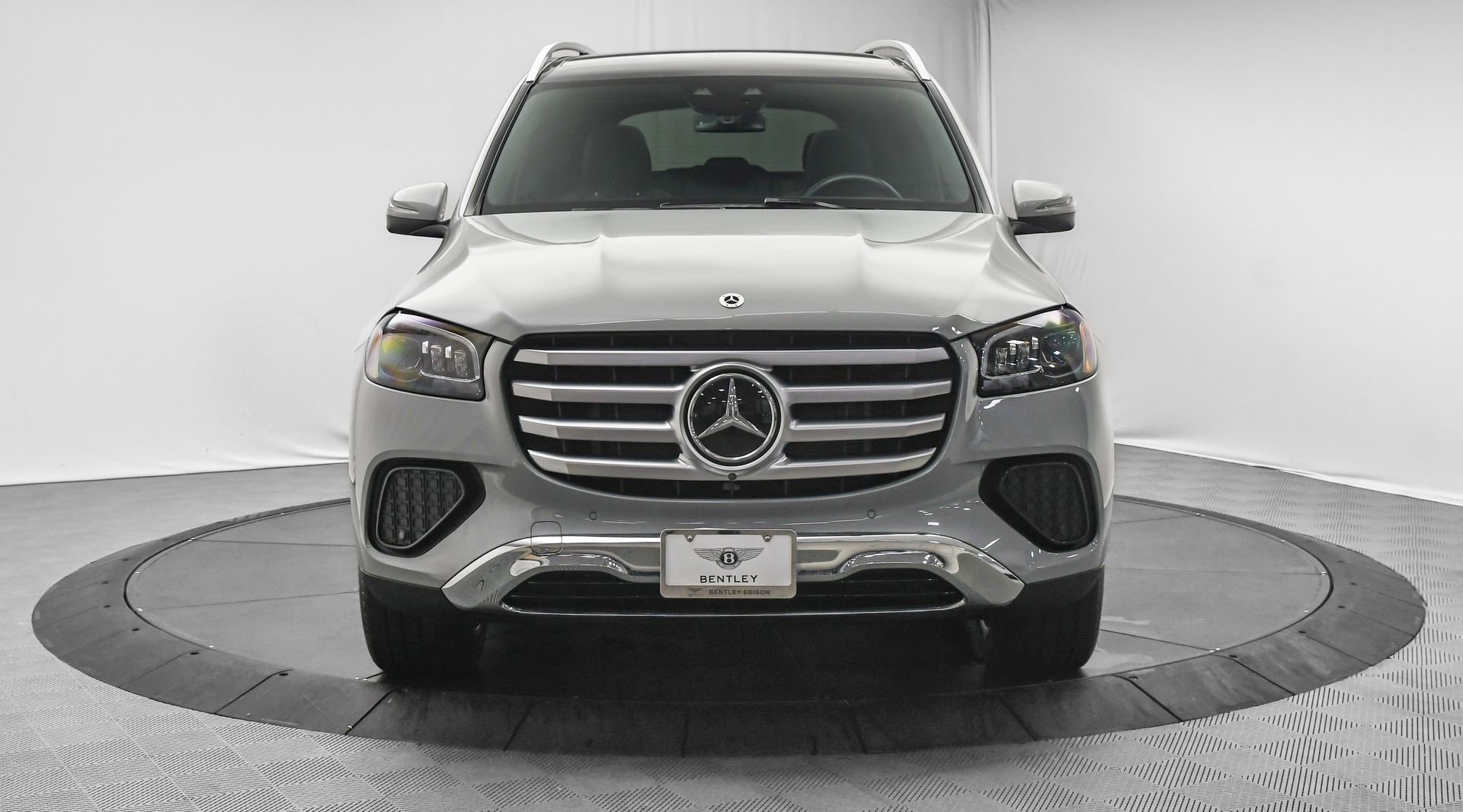 Used 2025 Mercedes-Benz GLS 450 4MATIC image 2
