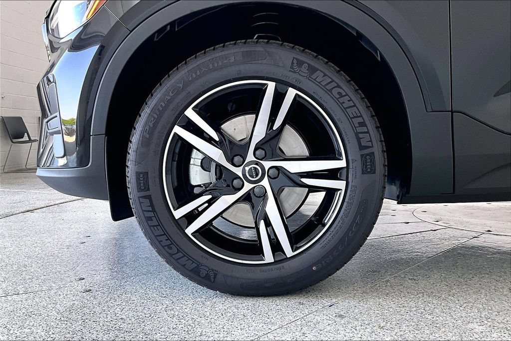 New 2026 Volvo XC40 B5 Core w/ Protection Package Premier AWD/4WD image 30